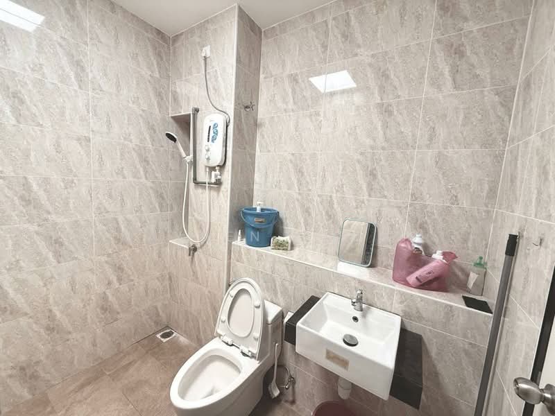 2-storey Terraced House for Sale in Bandar Baru Permas Jaya (Permas Jaya) - Hayden Chong - Bathroom - PropertyGuru.com.my