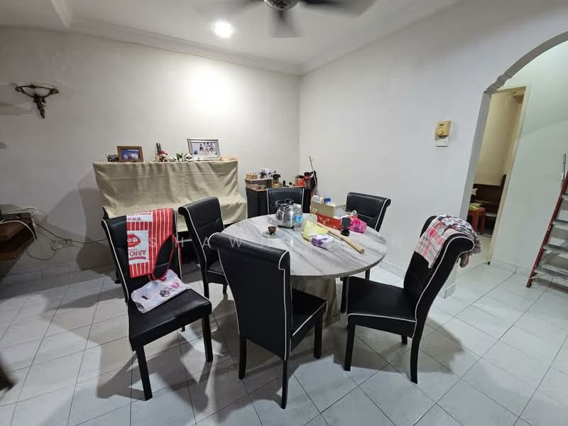 Rumah Teres 2 Tingkat untuk Dijual di Bandar Putra (Kulai) - Shawn Chan - Dining Room - PropertyGuru.com.my