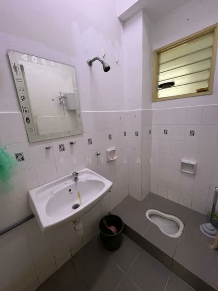 Rumah Teres 2 Tingkat untuk Dijual di Taman Wawasan (Puchong) - Kent Lai - Bathroom - PropertyGuru.com.my