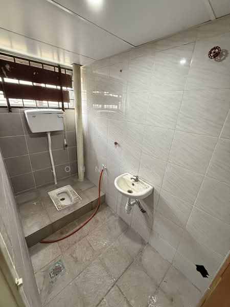 Shop for Rent in Puchong (Selangor) - John Khaw - Bathroom - PropertyGuru.com.my