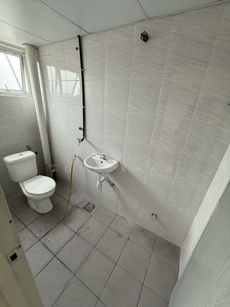 Shop for Rent in Puchong (Selangor) - John Khaw - Bathroom - PropertyGuru.com.my