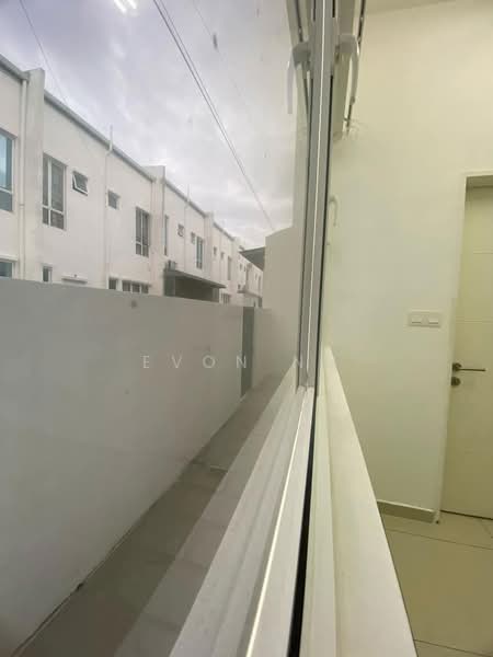 Rumah Teres 2 Tingkat untuk Disewa di Taman Ara Sendayan (Bandar Sri Sendayan) - Evon Ng - Exterior - PropertyGuru.com.my
