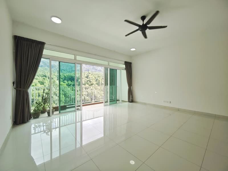 Kondominium untuk Disewa di Ferringhi Residence 2 - Sunny Lai - Living Room - PropertyGuru.com.my