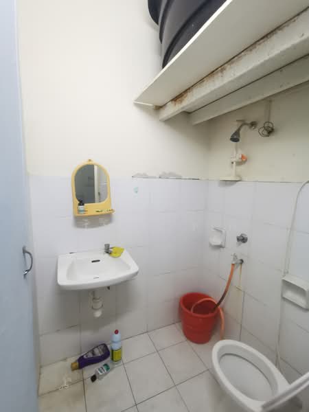 Pangsapuri untuk Dijual di Taman Ehsan Jaya - Dennis Peh - Bathroom - PropertyGuru.com.my