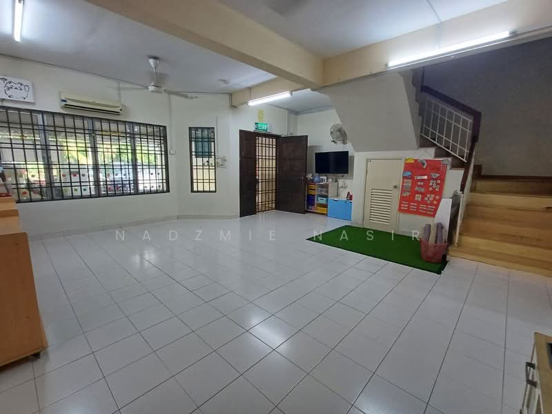 2-storey Terraced House for Sale in Kota Damansara (Selangor) - Nadzmie Nasir - Living Room - PropertyGuru.com.my