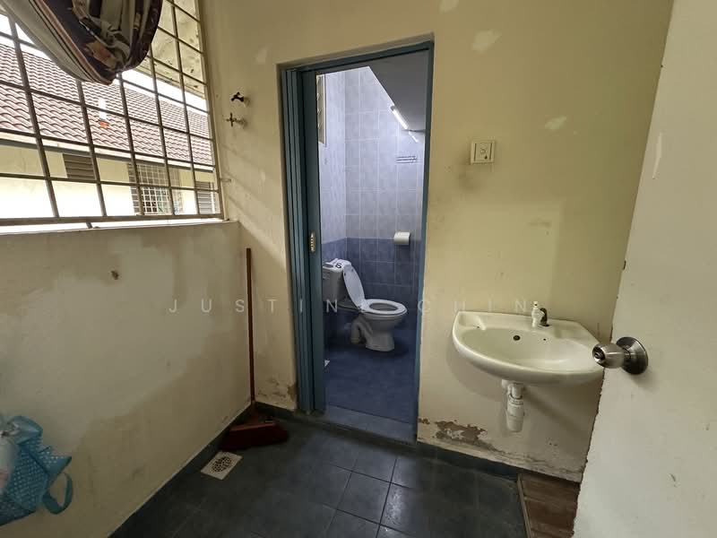 Apartment for Rent at Permai Lake View Apartment - Justine Chin - Bathroom - PropertyGuru.com.my