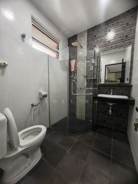 Rumah Teres 2 Tingkat untuk Disewa di Segambut (Kuala Lumpur) - Janet Ng - Bathroom - PropertyGuru.com.my