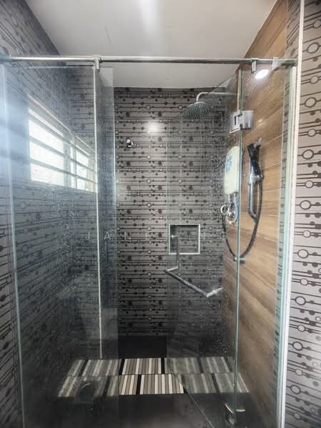 Rumah Teres 2 Tingkat untuk Disewa di Segambut (Kuala Lumpur) - Janet Ng - Bathroom - PropertyGuru.com.my