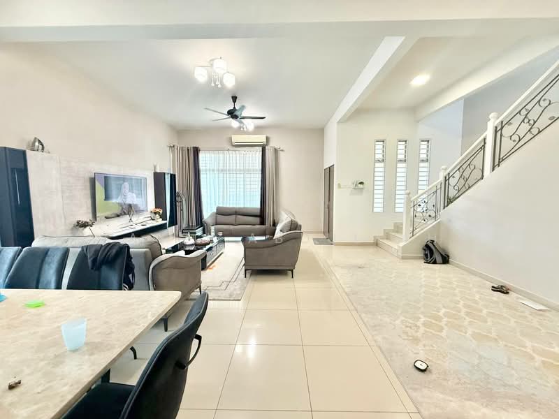 Terraced House for Sale in Seksyen 8 (Bangi) - Fauzi Abdullah - Living Room - PropertyGuru.com.my