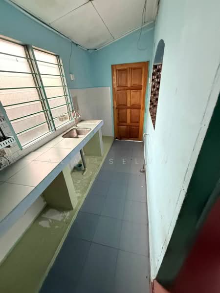 Terraced House for Sale in Skudai (Johor) - Kalai Selvan - Kitchen - PropertyGuru.com.my