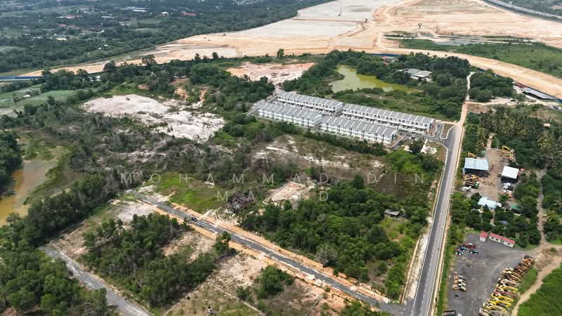 Untuk Dijual - Kampung Pulau Meranti