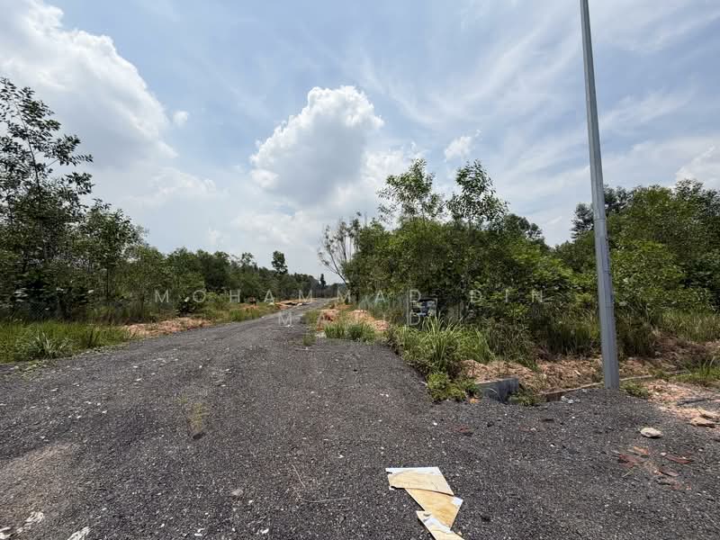 Untuk Dijual - Kampung Pulau Meranti