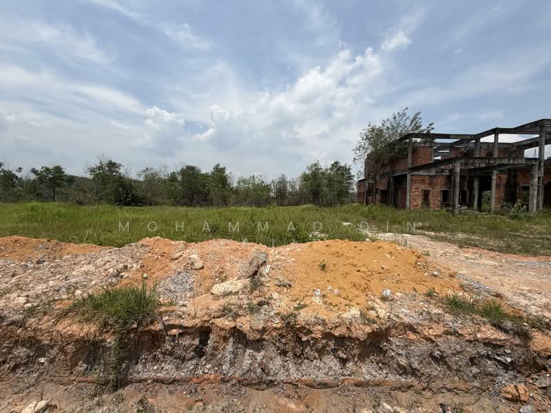 Untuk Dijual - Kampung Pulau Meranti