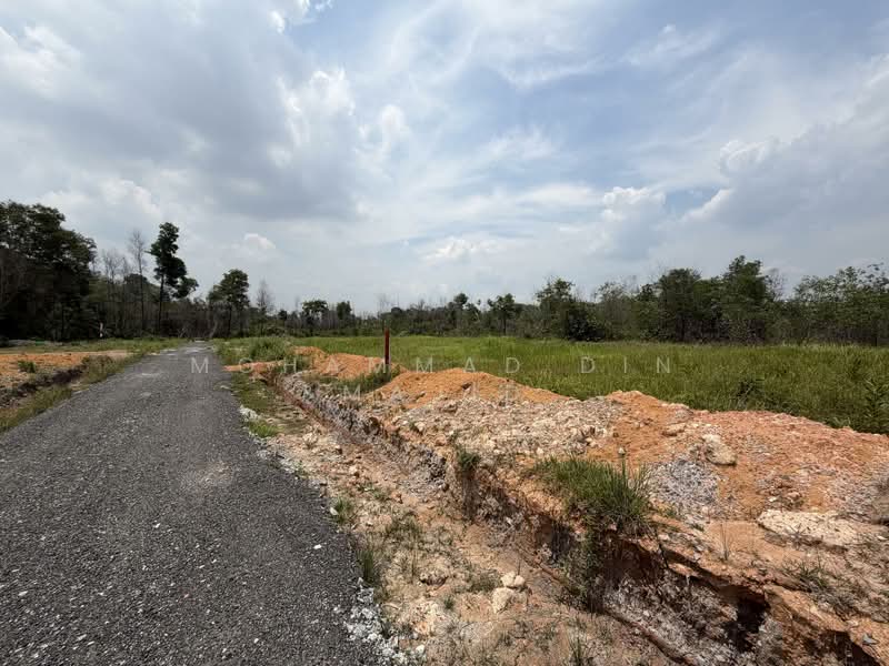 Untuk Dijual - Kampung Pulau Meranti