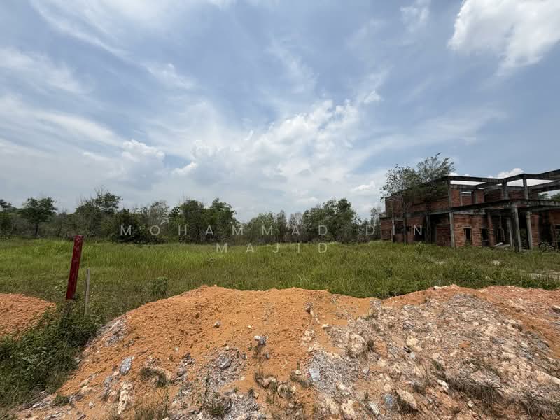 Untuk Dijual - Kampung Pulau Meranti