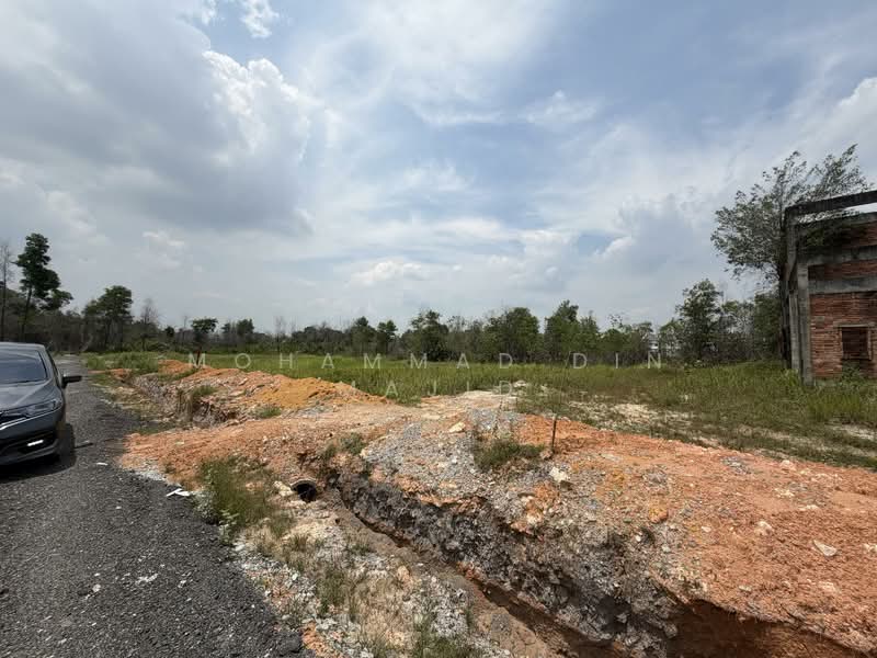 Untuk Dijual - Kampung Pulau Meranti