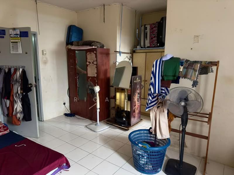 Rumah Teres 2 Tingkat untuk Dijual di Taman Sri Saujana (Kota Tinggi) - Erica Jong - Bedroom - PropertyGuru.com.my