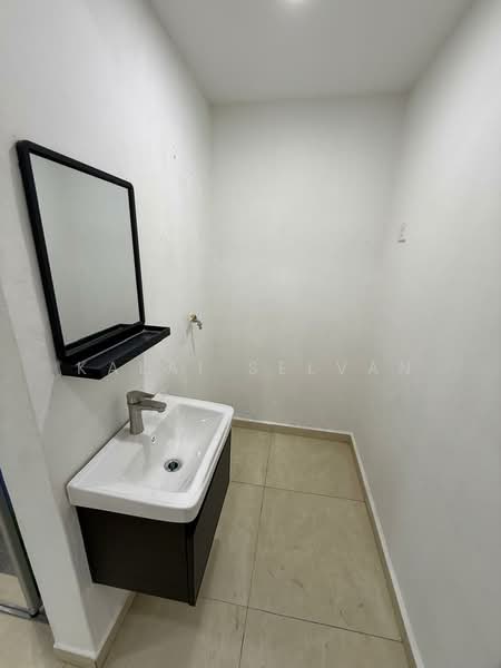 1-storey Terraced House for Sale in Taman Aman (Senai) - Kalai Selvan - Bathroom - PropertyGuru.com.my