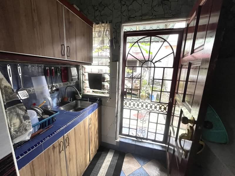 2-storey Terraced House for Sale in Taman Meru Indah (Kapar) - Mu'izz Halim - Kitchen - PropertyGuru.com.my
