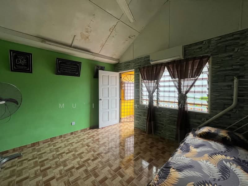 2-storey Terraced House for Sale in Taman Meru Indah (Kapar) - Mu'izz Halim - Bedroom - PropertyGuru.com.my