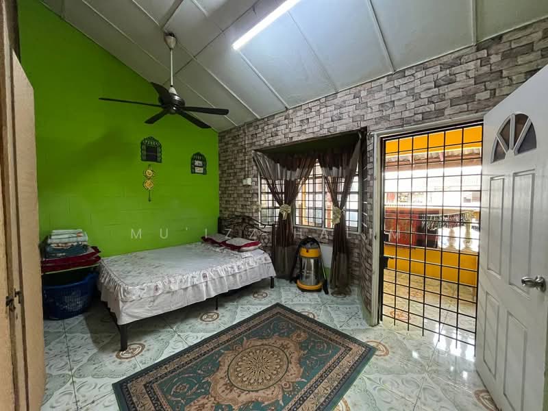 2-storey Terraced House for Sale in Taman Meru Indah (Kapar) - Mu'izz Halim - Bedroom - PropertyGuru.com.my