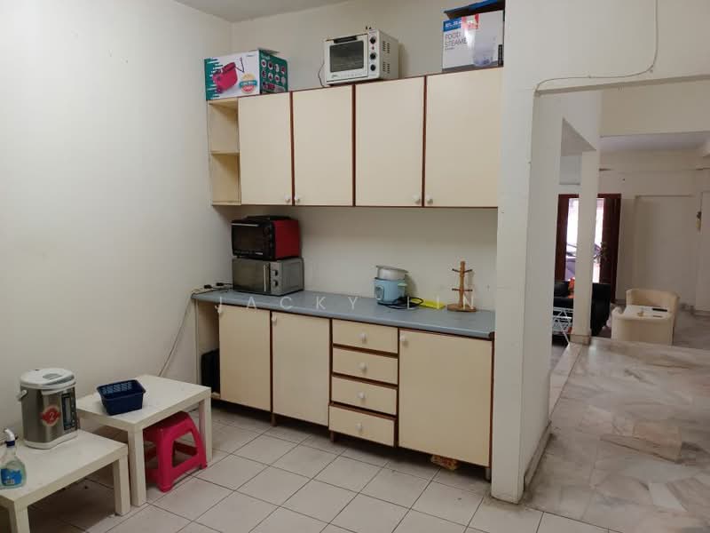 2.5-storey Terraced House for Sale in Wangsa Baiduri (Subang Jaya) - Jacky Lin - Kitchen - PropertyGuru.com.my