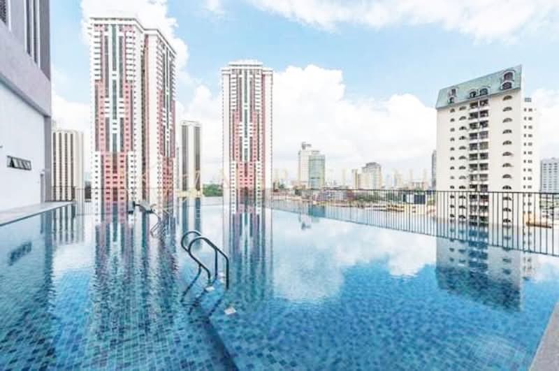 Servis Apartment untuk Disewa di Chambers - Bryan . - Pool - PropertyGuru.com.my
