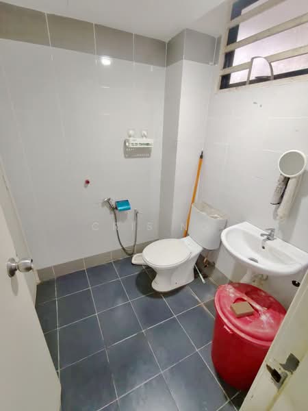 Rumah Bandar untuk Disewa di George Town (Penang) - Cris Ng - Bathroom - PropertyGuru.com.my