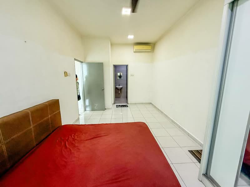 Condominium for Sale at D'suria Condominium - Amzar Faiz - Bedroom - PropertyGuru.com.my