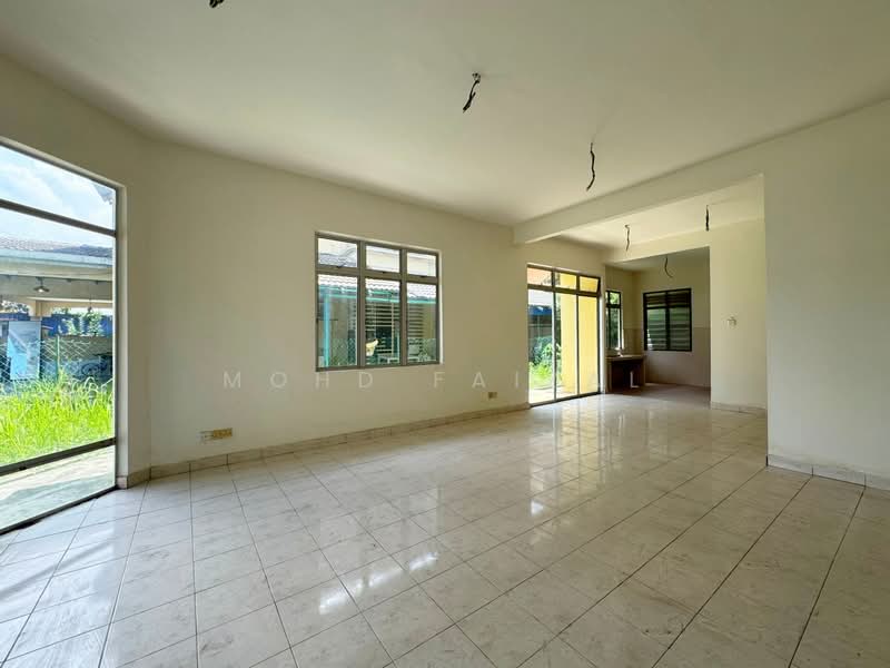 Semi-Detached House for Sale in Sepang (Selangor) - Mohd Faizal - Living Room - PropertyGuru.com.my