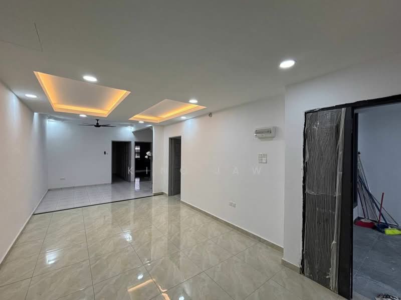 2-storey Terraced House for Sale in Taman Desa Cemerlang (Ulu Tiram) - Kino Jaw - Living Room - PropertyGuru.com.my