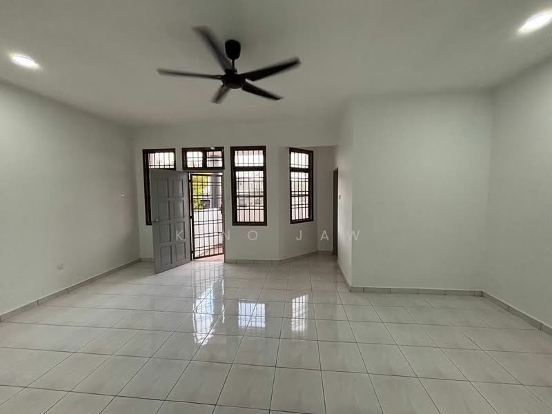 2-storey Terraced House for Sale in Taman Desa Cemerlang (Ulu Tiram) - Kino Jaw - Living Room - PropertyGuru.com.my