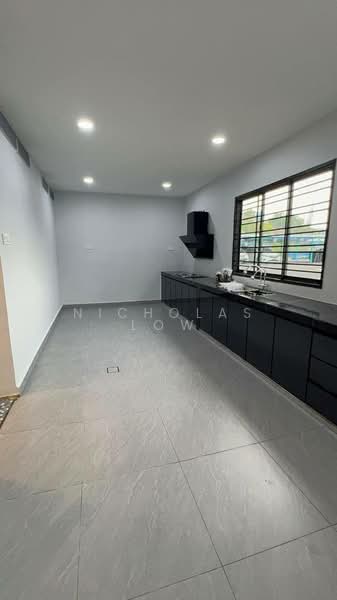 Rumah Teres 2 Tingkat untuk Disewa di Kampung Mohd Amin (Johor Bahru) - Nicholas Low - Kitchen - PropertyGuru.com.my