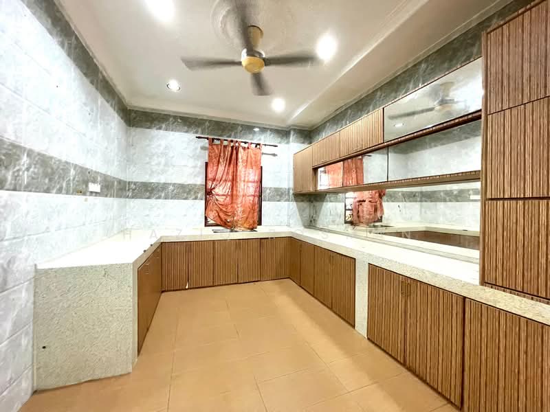 Rumah Teres 2 Tingkat untuk Dijual di Bandar Tun Hussein Onn (Cheras) - Haziq Rosman - Kitchen - PropertyGuru.com.my