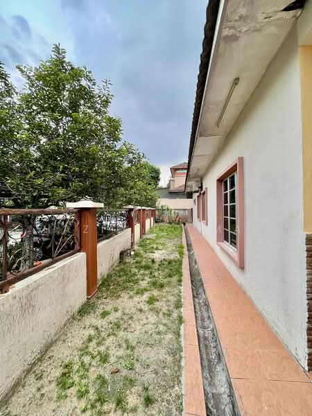 Rumah Teres 2 Tingkat untuk Dijual di Bandar Tun Hussein Onn (Cheras) - Haziq Rosman - Exterior - PropertyGuru.com.my