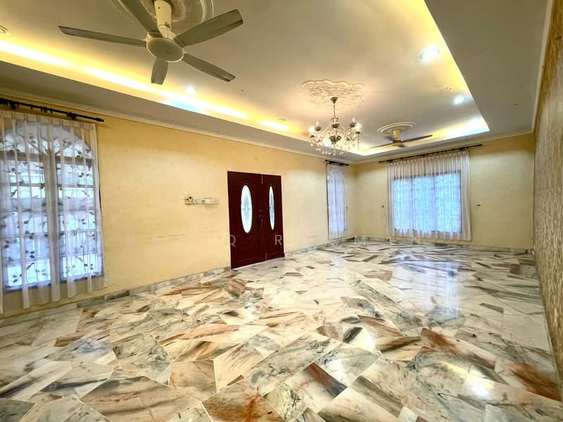 Rumah Teres 2 Tingkat untuk Dijual di Bandar Tun Hussein Onn (Cheras) - Haziq Rosman - Living Room - PropertyGuru.com.my