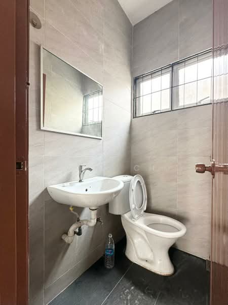 Rumah Teres 2 Tingkat untuk Disewa di Seksyen 3, Bandar Kinrara (Puchong) - Eugene Choy - Bathroom - PropertyGuru.com.my
