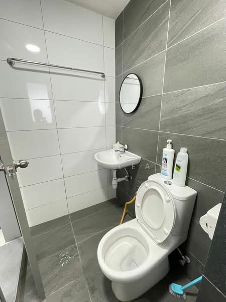 Servis Apartment untuk Disewa di Traders Garden @ Cheras Selatan - Alex Leaw - Bathroom - PropertyGuru.com.my