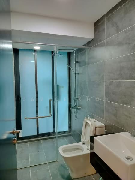 Pangsapuri untuk Dijual di Almas - Janice Khoo - Bathroom - PropertyGuru.com.my