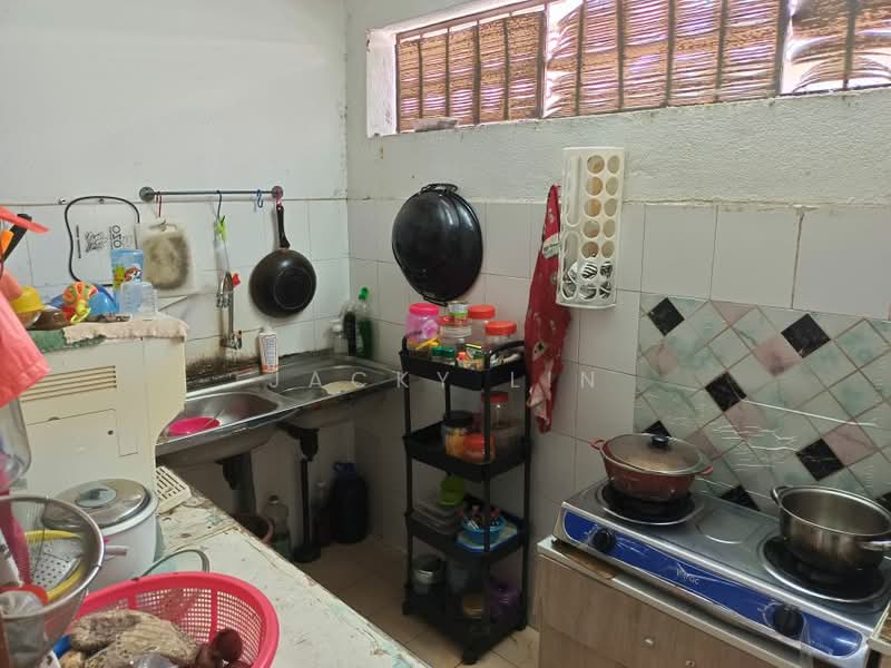 2-storey Terraced House for Sale in Usj 12 (Subang Jaya) - Jacky Lin - Kitchen - PropertyGuru.com.my