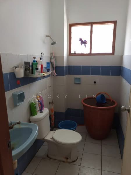 2-storey Terraced House for Sale in Usj 12 (Subang Jaya) - Jacky Lin - Bathroom - PropertyGuru.com.my