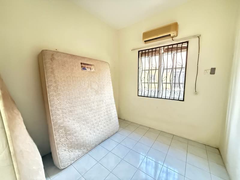 Semi-Detached House for Sale in Taman Lapangan Pelangi (Simpang Pulai) - Joline YEOW - Bedroom - PropertyGuru.com.my