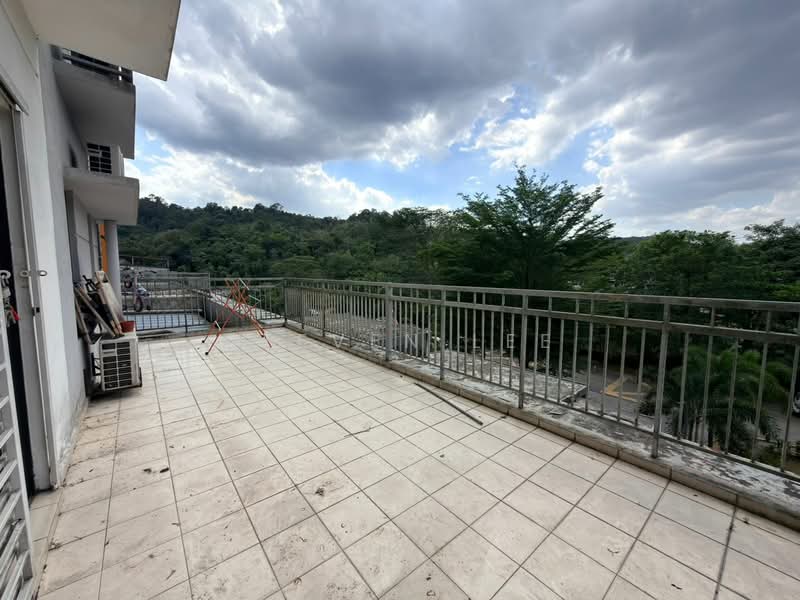 Kondominium untuk Dijual di T-Parkland - Steven Lee - Balcony - PropertyGuru.com.my