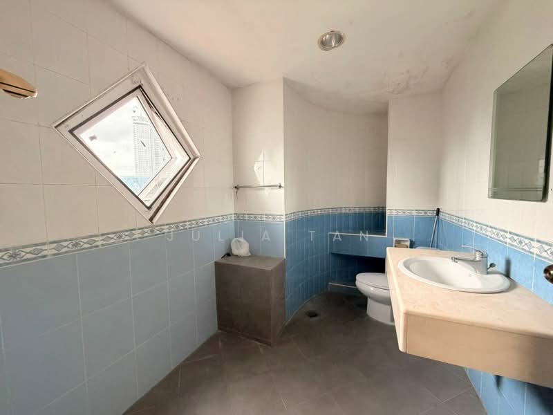 Apartment for Sale at Orchid View Luxury Apartment - Julia Tan - Bathroom - PropertyGuru.com.my