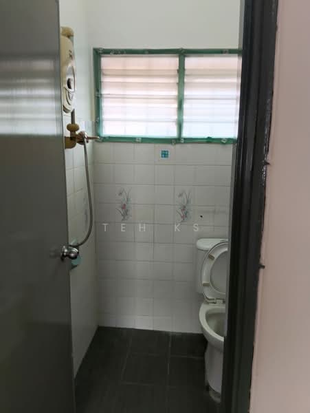 Rumah Teres 2 Tingkat untuk Disewa di Subang Jaya (Selangor) - Teh KS - Bathroom - PropertyGuru.com.my