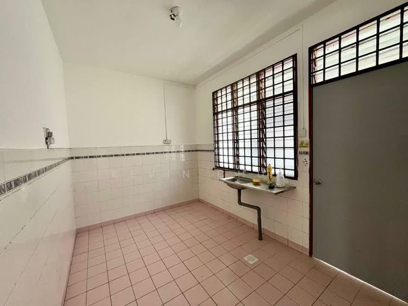 Rumah Berkembar untuk Dijual di Taman Megah Ria (Masai) - Kevin Chua - Kitchen - PropertyGuru.com.my