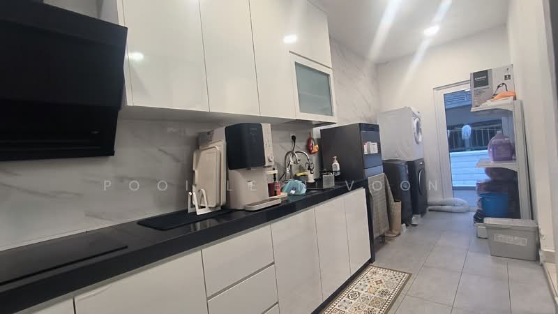 Rumah Kluster untuk Dijual di Taman Austin Heights (Tebrau) - Pooi Leen Voon - Kitchen - PropertyGuru.com.my