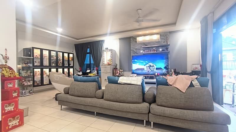 Rumah Kluster untuk Dijual di Taman Austin Heights (Tebrau) - Pooi Leen Voon - Living Room - PropertyGuru.com.my