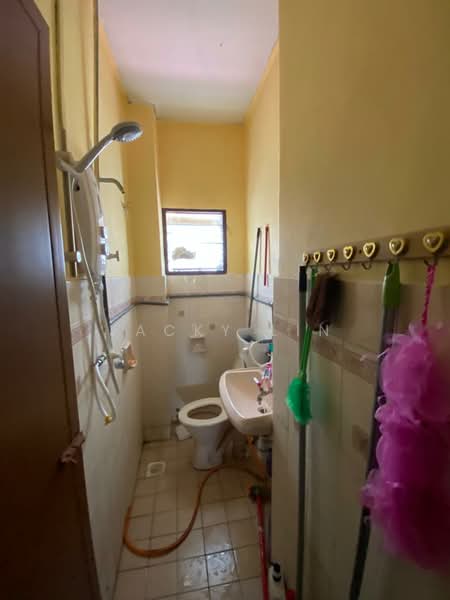 Rumah Teres 2 Tingkat untuk Dijual di Usj 1 (Subang Jaya) - Jacky Lin - Bathroom - PropertyGuru.com.my