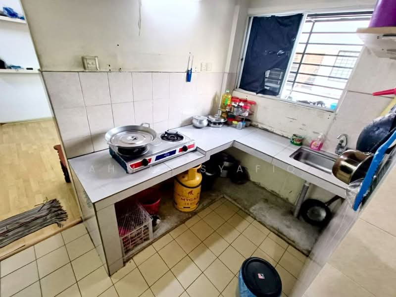 Apartment for Sale at Pangsapuri Arista - Ahmad Syafiq - Kitchen - PropertyGuru.com.my